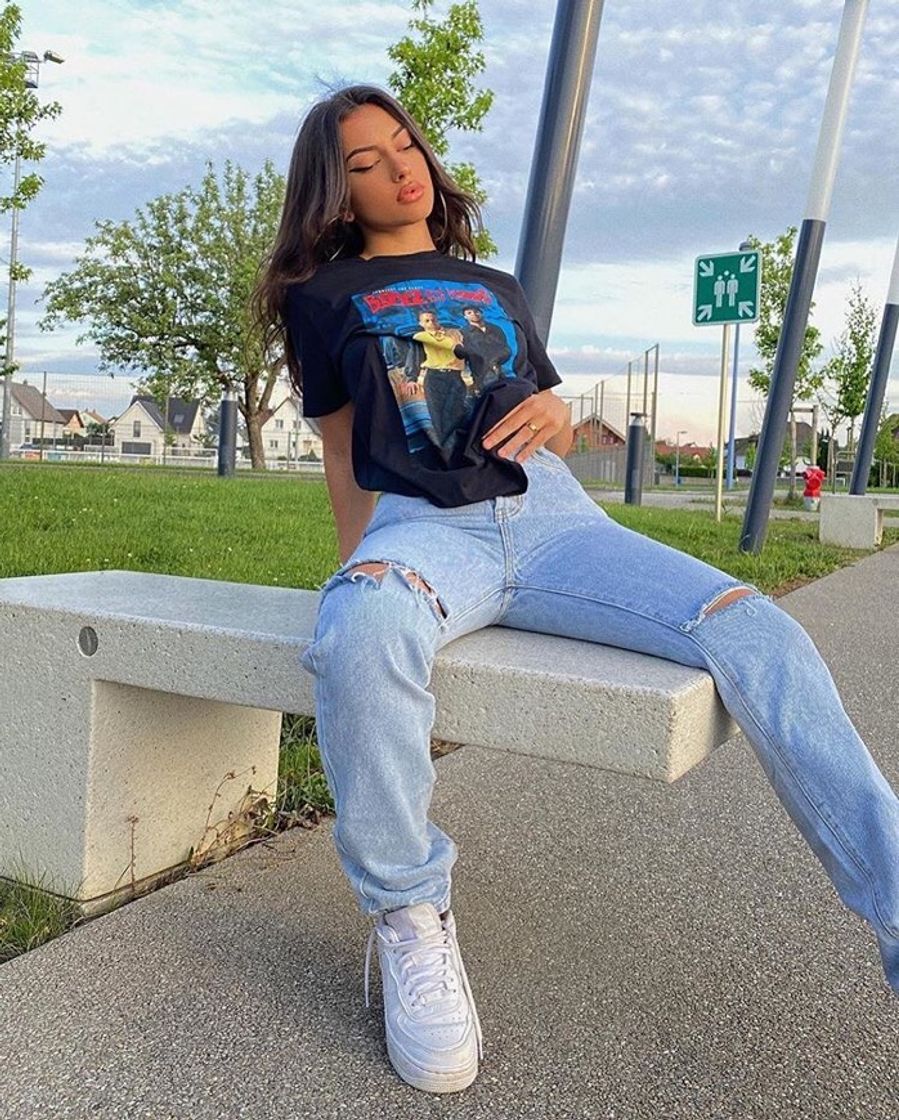 Social streetwear style 