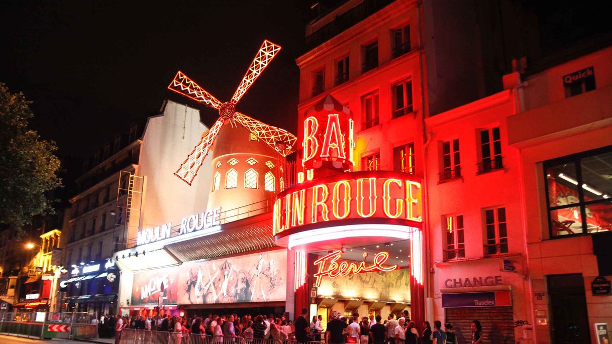 Place Moulin Rouge