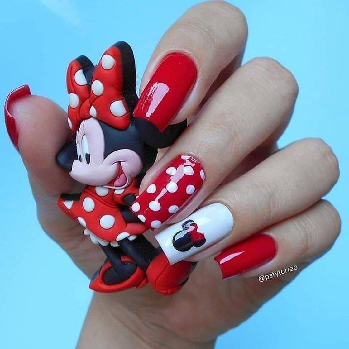 Fashion Unhas da minnie 😍💅👑