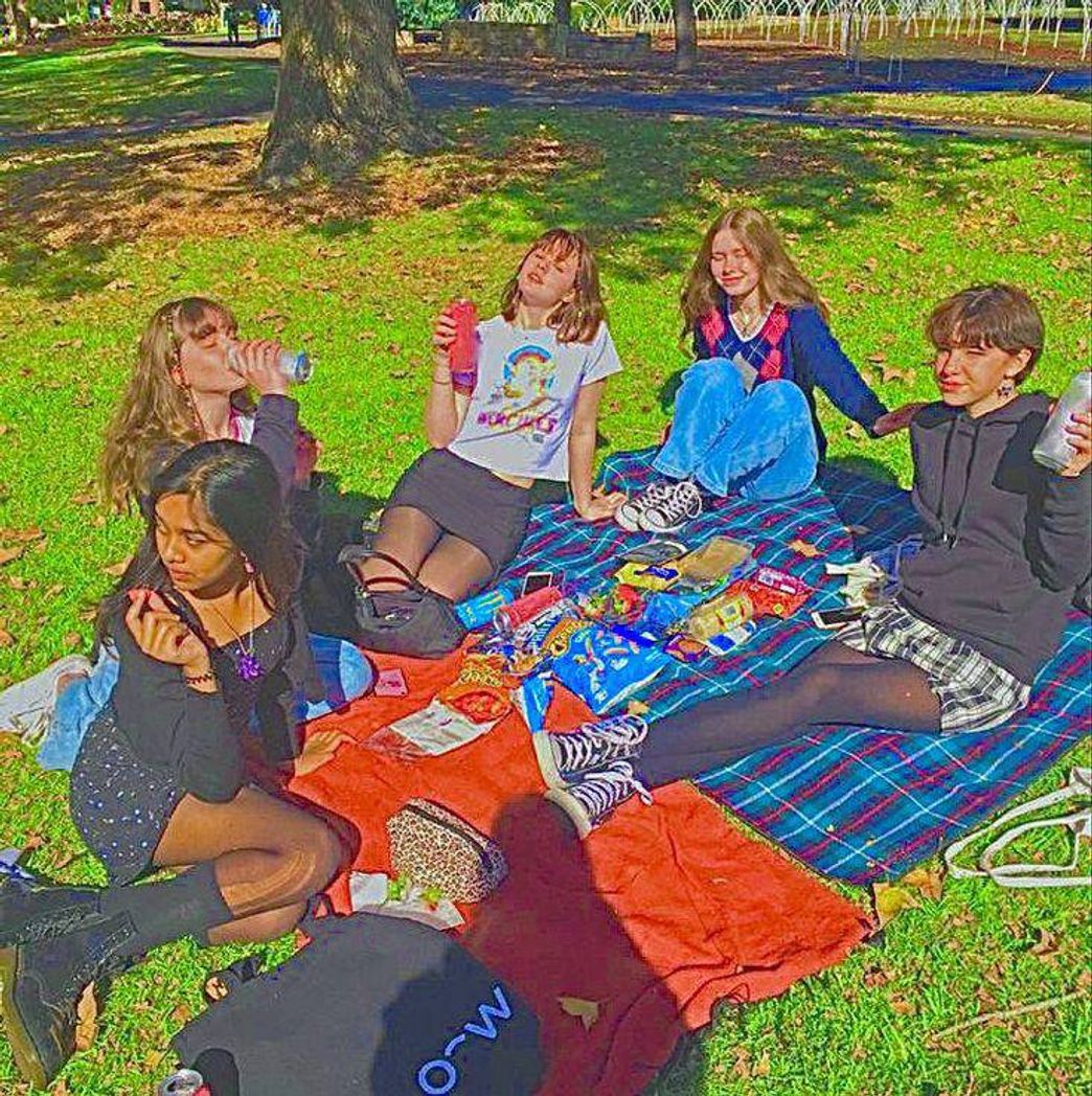 Social 🌈INDIE KID🌈