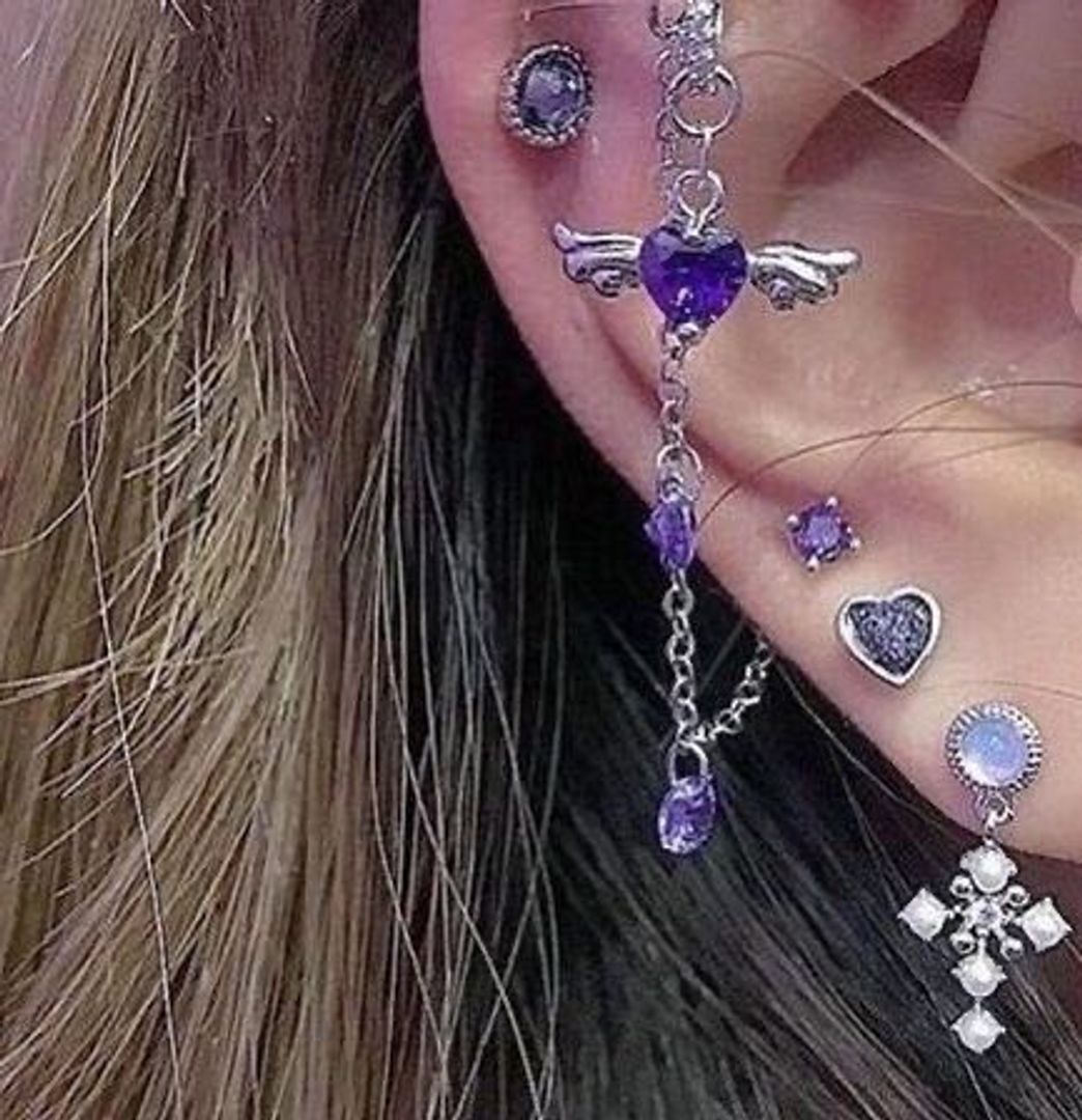 Moda purple earrings/piercings 