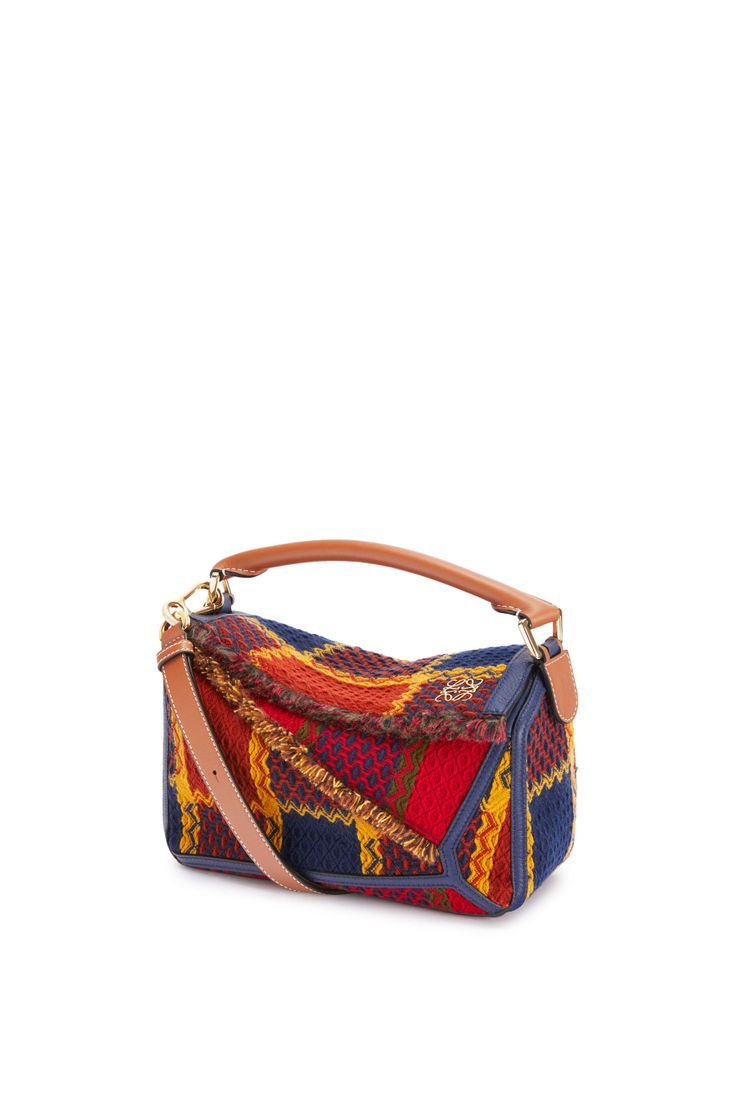 Social LOEWE official website – luxury clothes and accessories