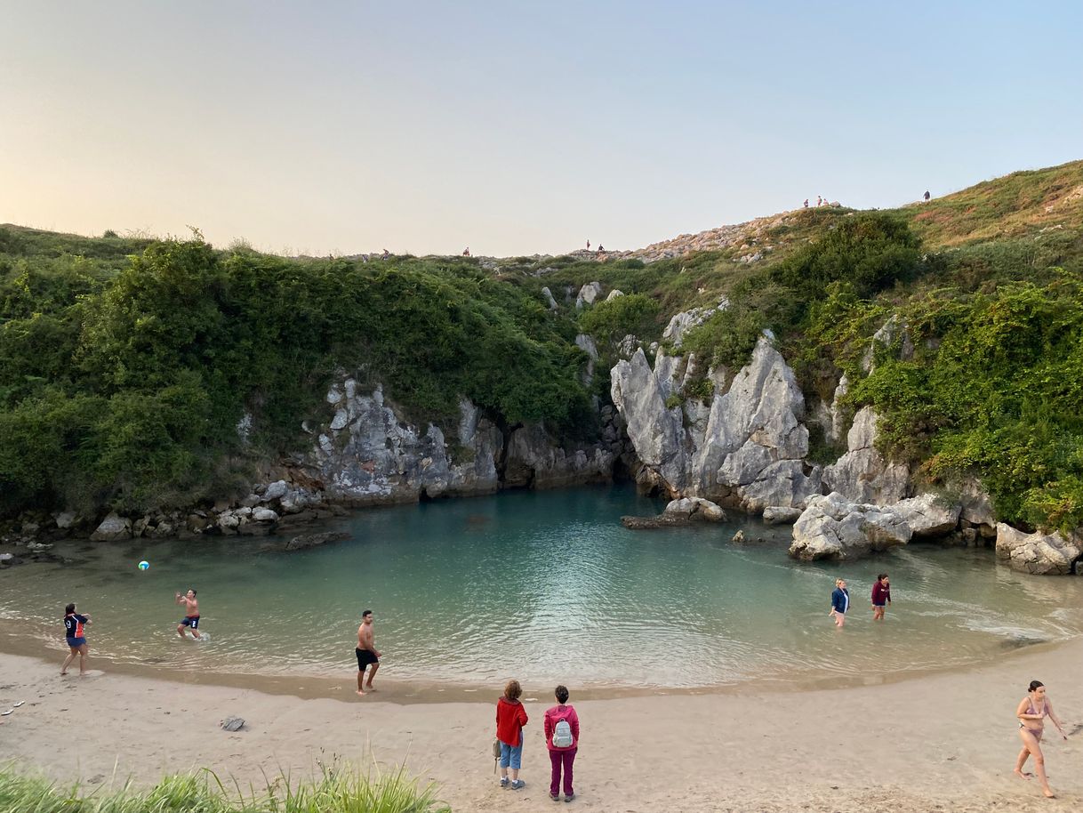 Lugar Playa de Gulpiyuri