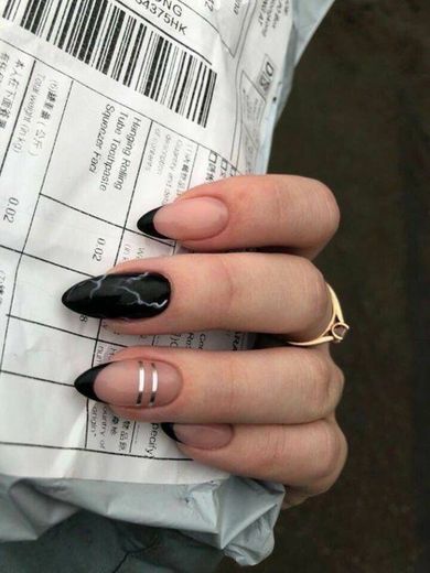 Black nails 🖤