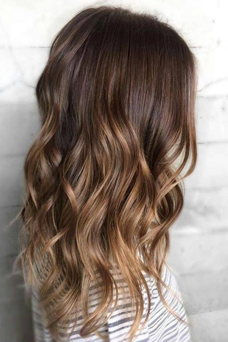 Moda Cabelo repicado com luzes