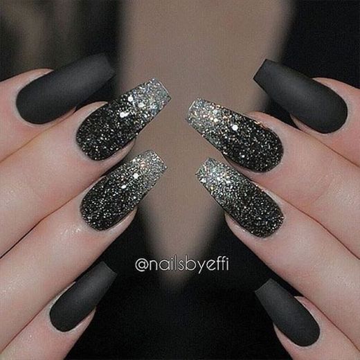 Black shine nails