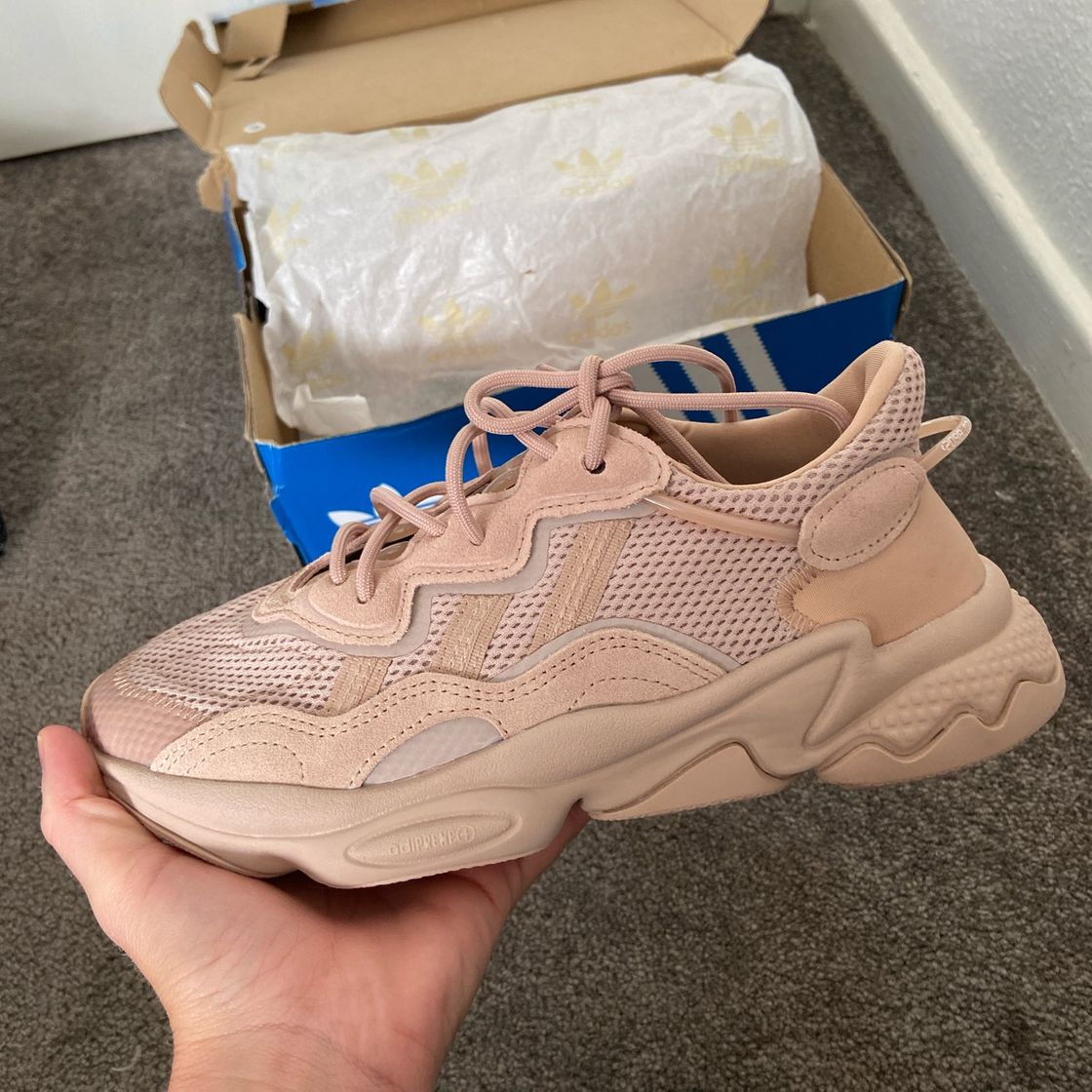 Fashion Adidas OZWEEGO nude