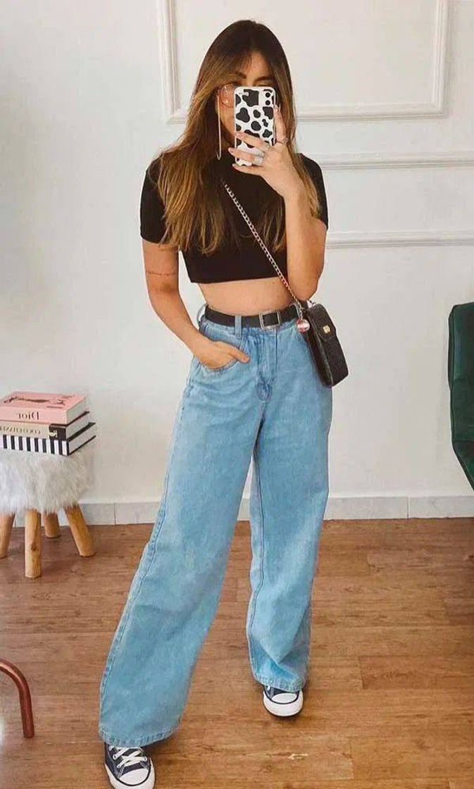 Moda 2000s look vibes 