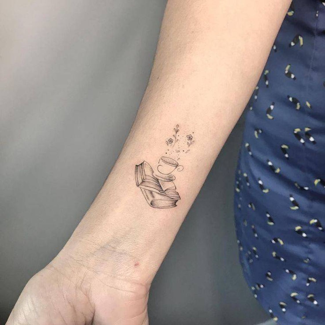 Social Tatoo minimalista feminina