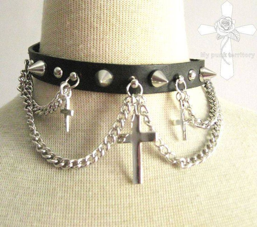 Moda Choker com crucifixo 