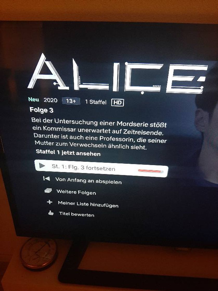 Serie Netflix serie Alice,  best ever technology and travelTime