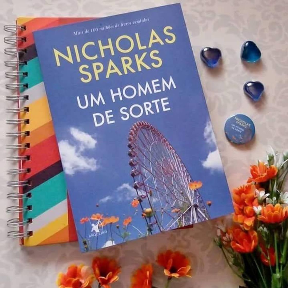 Moda Livro "Um homem de sorte"