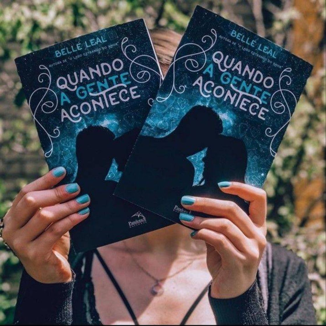 Moda Livro "Quando a gente acontece"