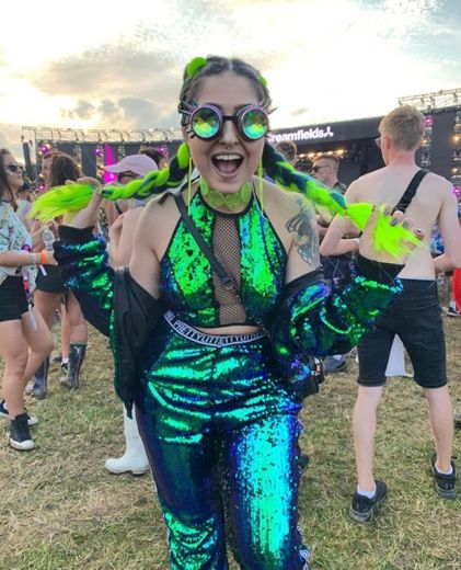 Creamfields ✨💚🦄 look:Juliaxmoreno