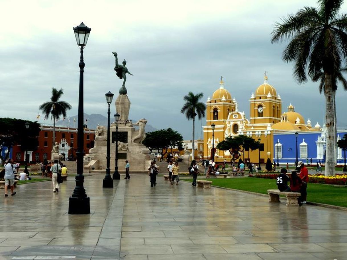 Lugar Plaza de Armas de Trujillo