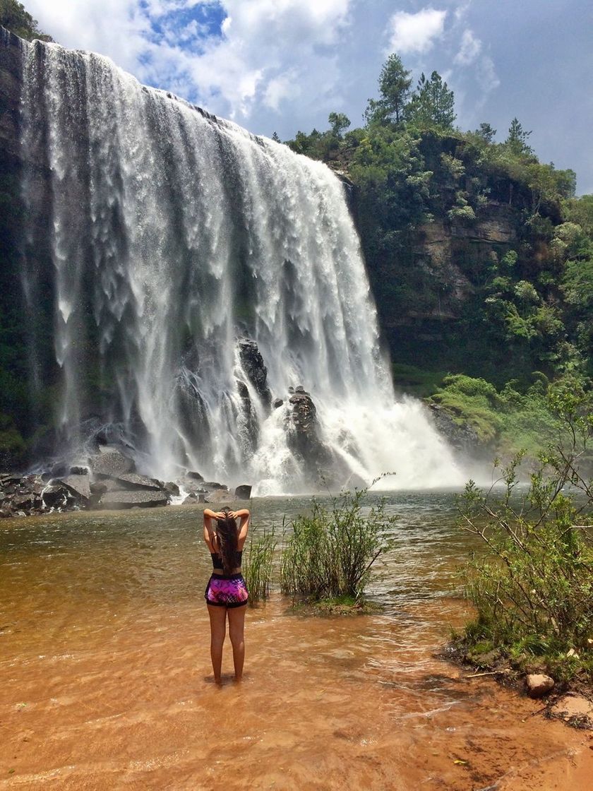 Lugar Cachoeira