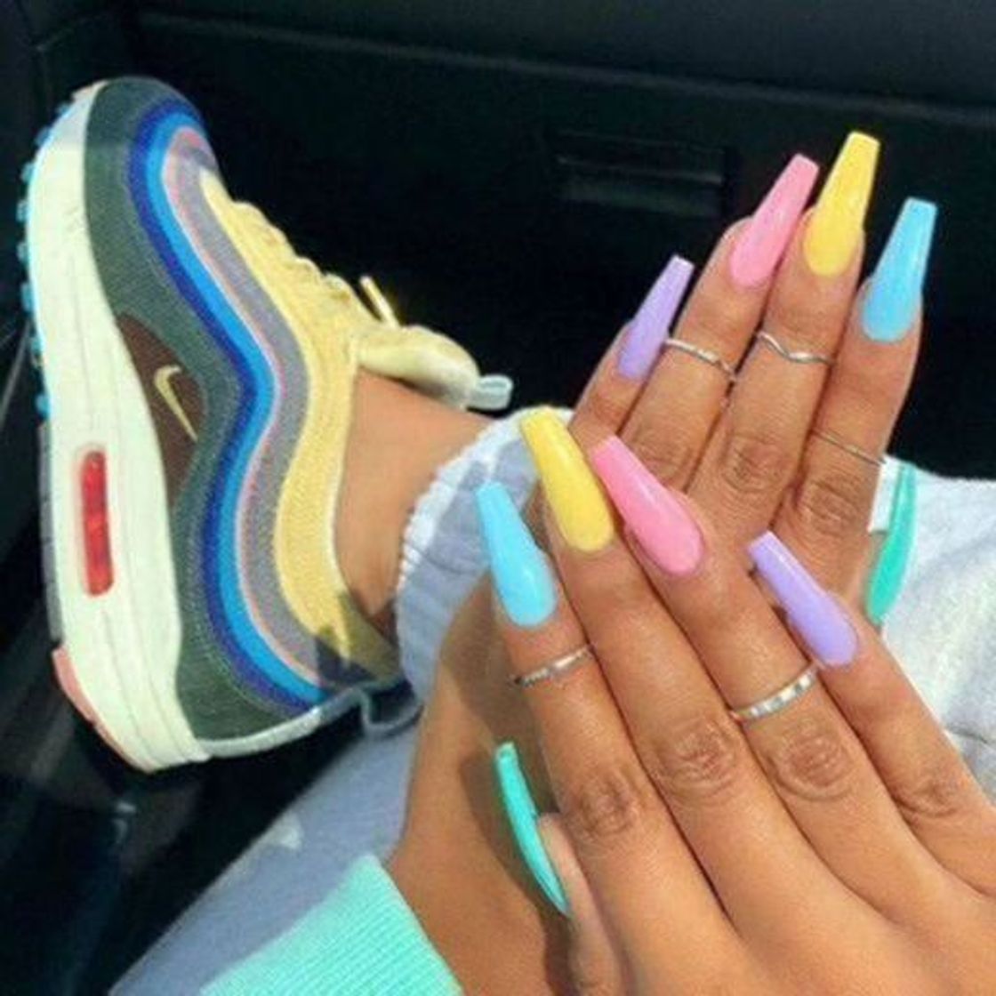Social Unhas coloridas 