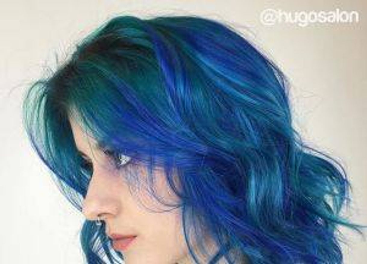 Moda Blue hair