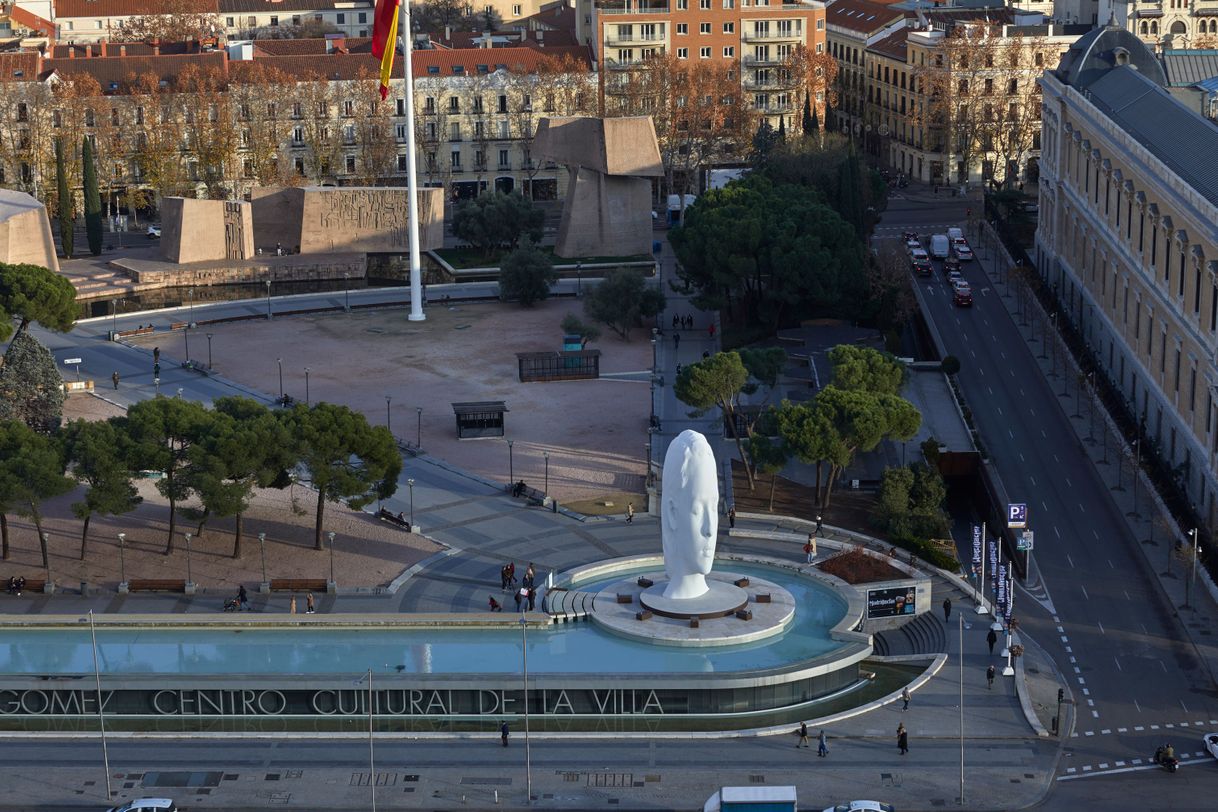 Lugar Plaza Colón