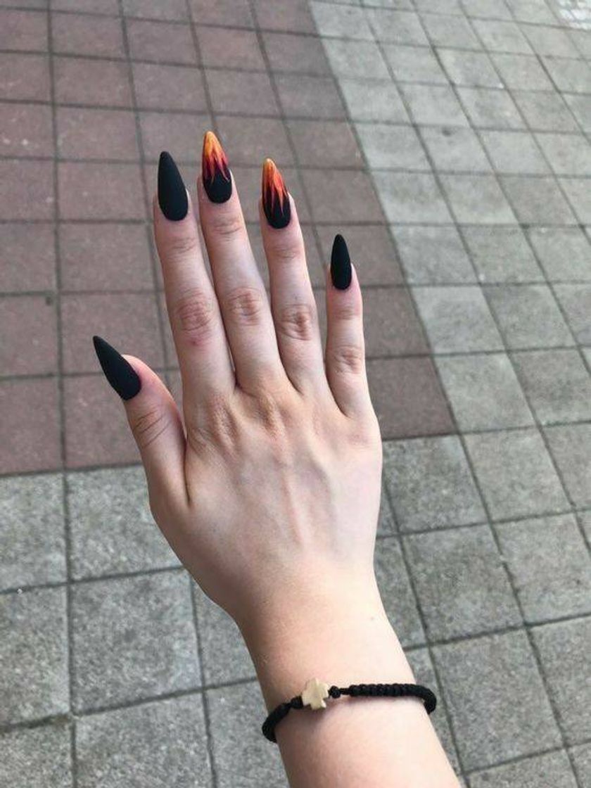 Moda Nails black