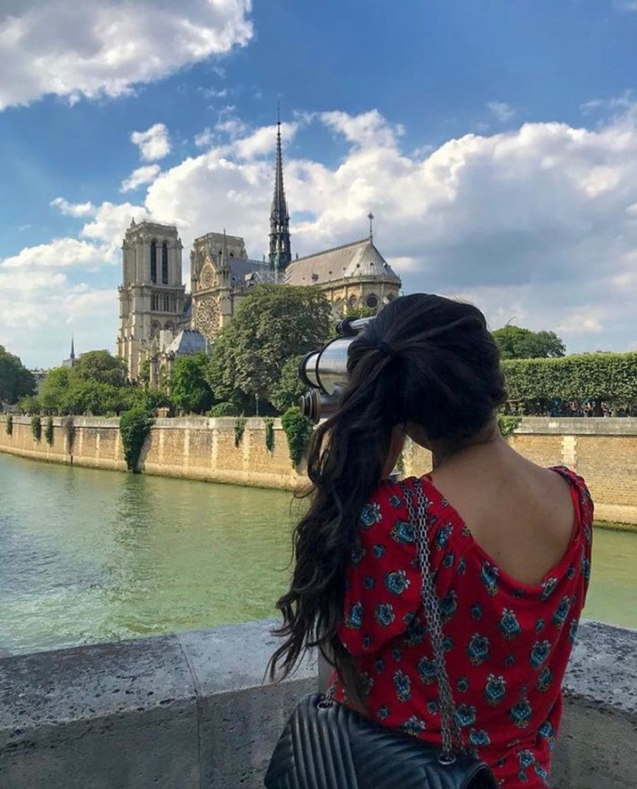 Place Catedral de Notre Dame