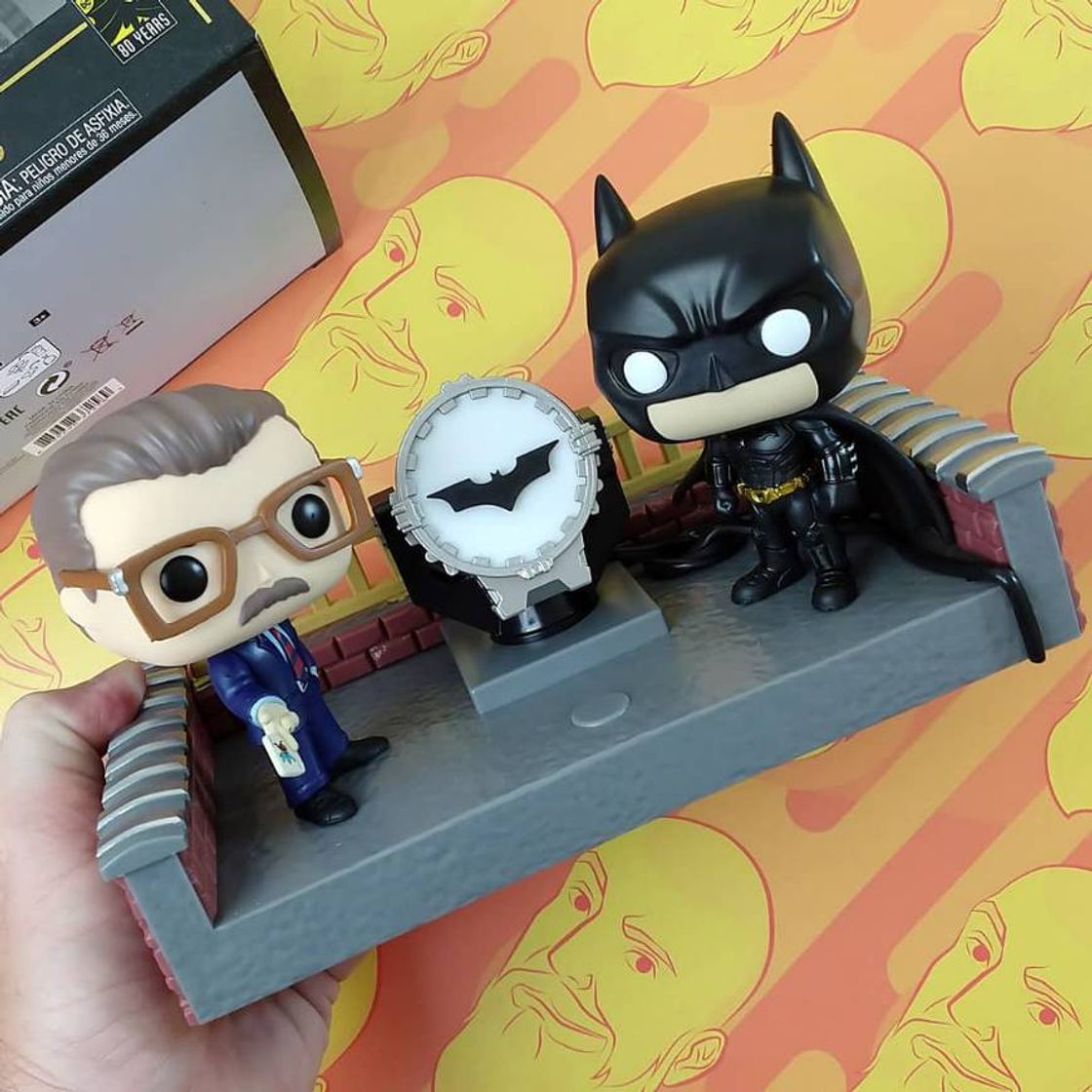 Fashion Funko Pop Batman e Gordon com o batsinal