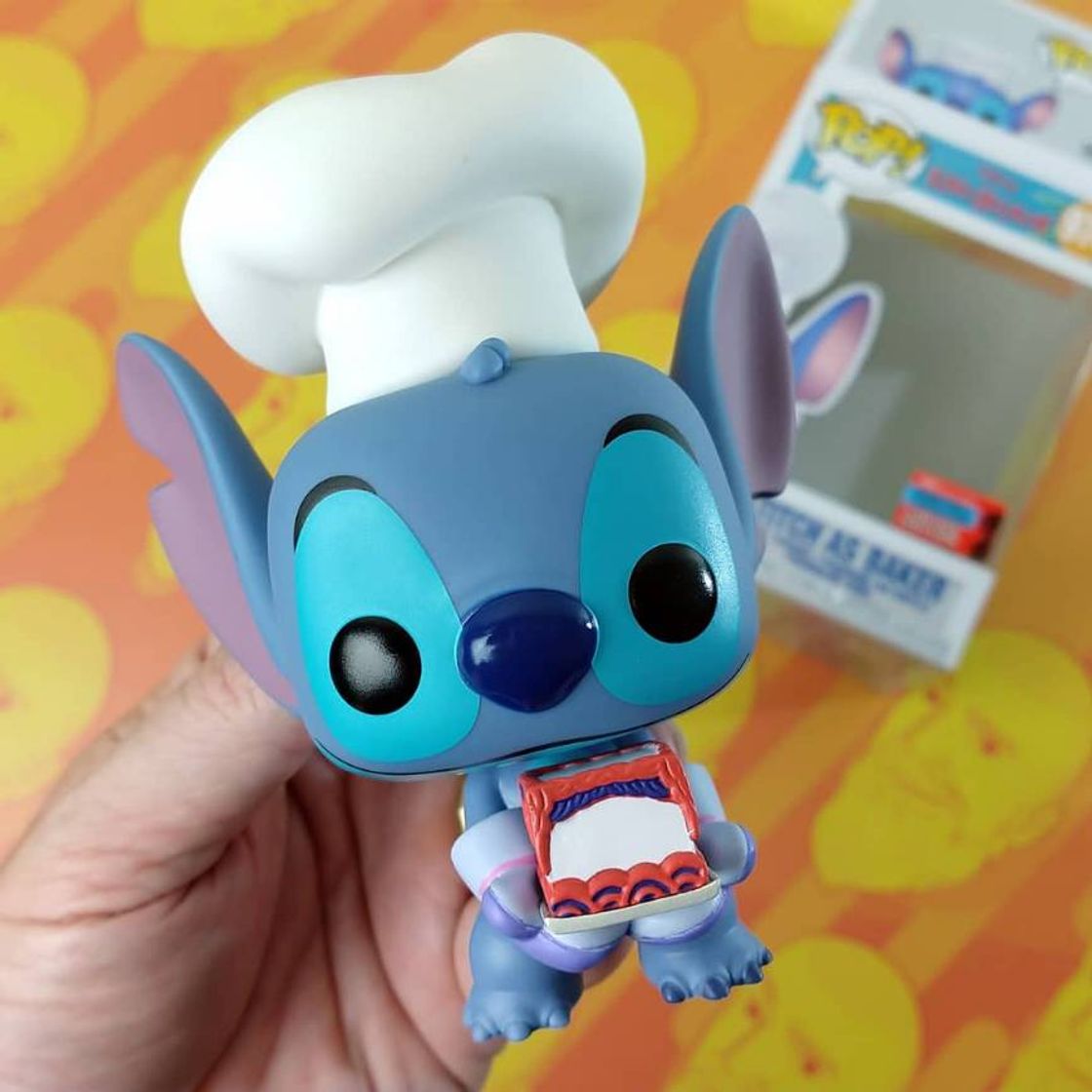 Fashion Funko Pop do Stitch com o bolo