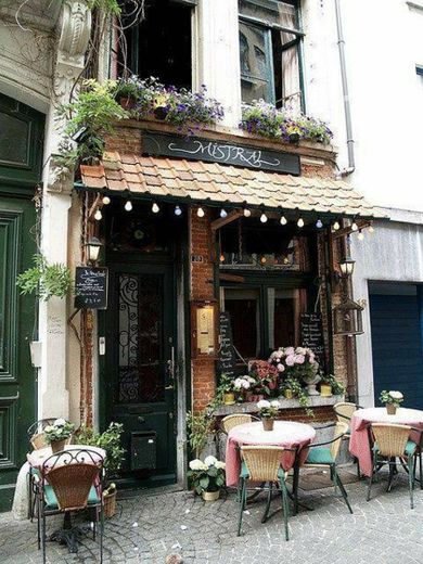Parisian café