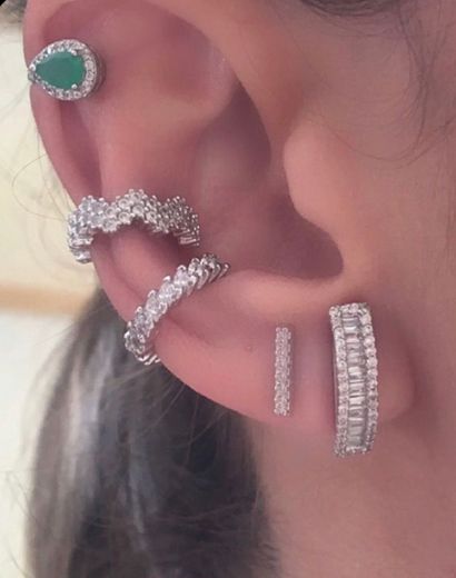 Piercing na orelha prata