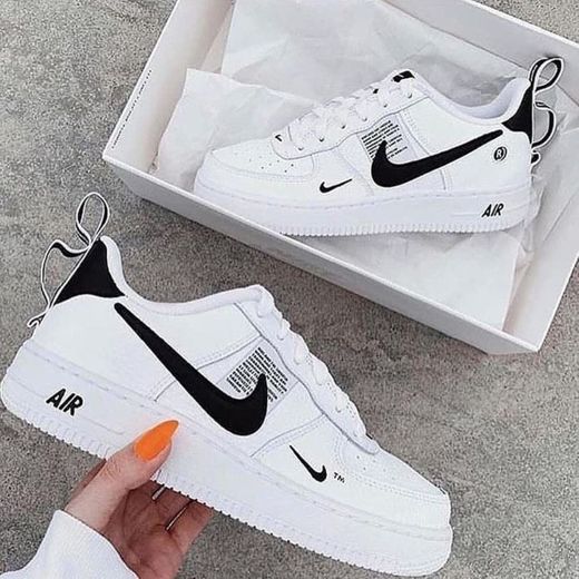 NIKE AIR FORCE 1 UTILITY