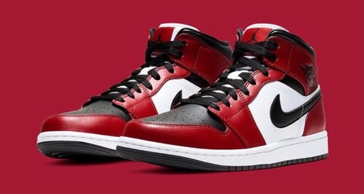 Moda Nike Air Jordan 1 Mid Chicago Black Toe
