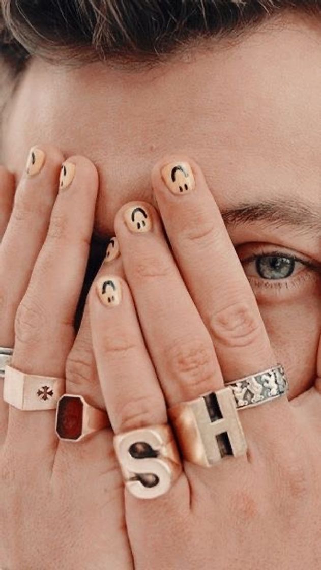 Moda ✨ Unhas do Harry ✨