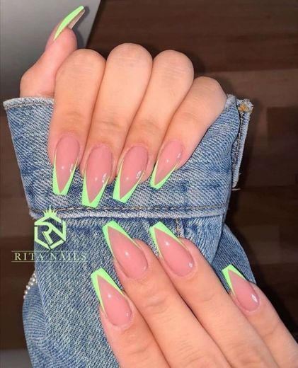 Modern nails 🦋✨