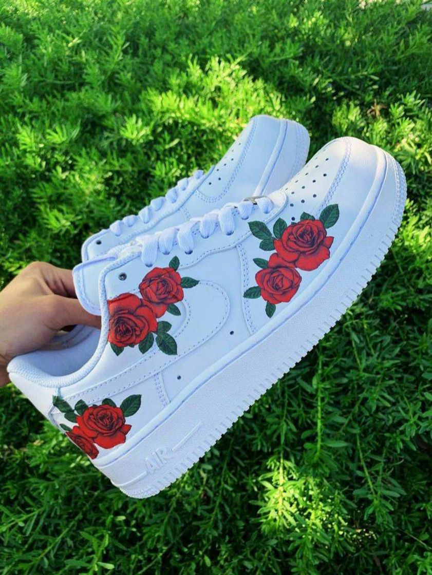 Fashion Tênis com rosas🌹