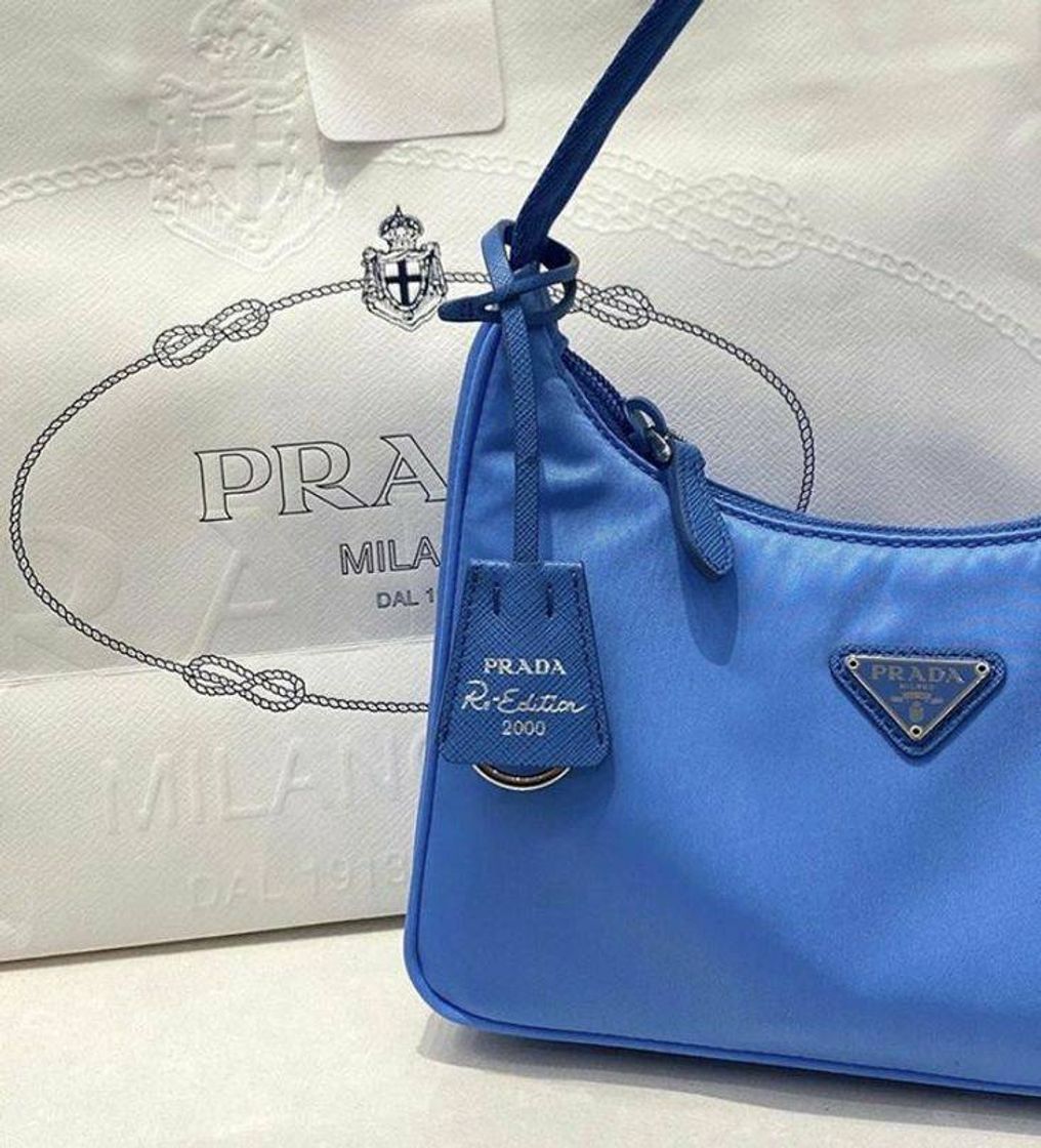 Moda mini bag Prada.