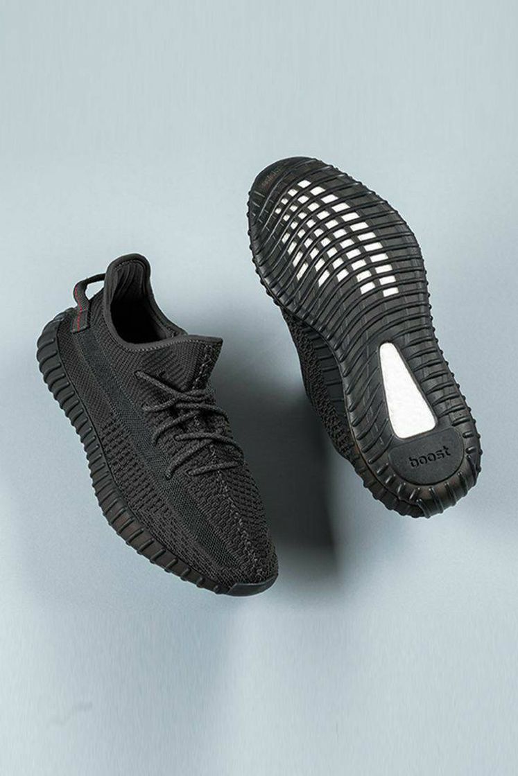 Fashion Yeezy boost 350 V2 "black static". 