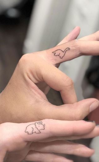 tattoo couple 🦕🤍