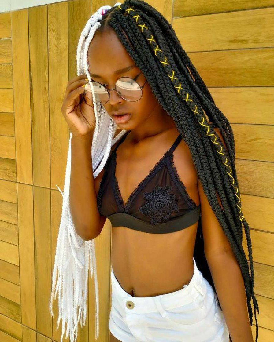 Moda box braids preto e branco