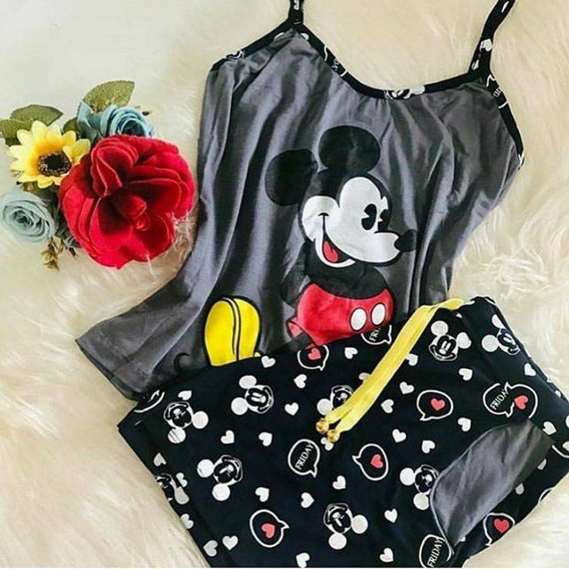 Moda Pijama com estampa do Mickey