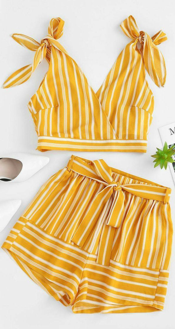 Fashion Conjunto amarelo  com listras brancas