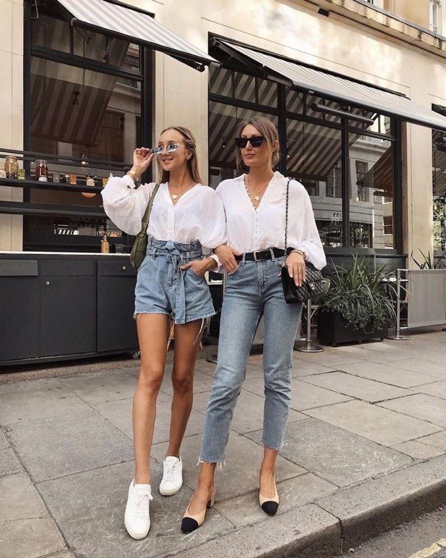 Fashion 😧 camisa branca e jeans peças que não pode faltar!