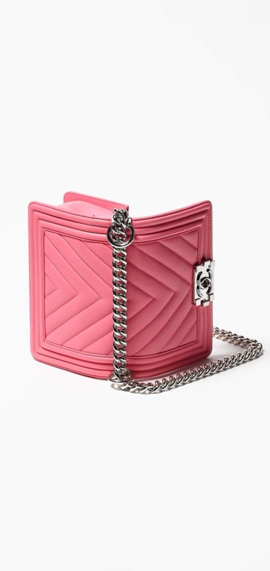 Social CHANEL BOY SMALL CHEVRON