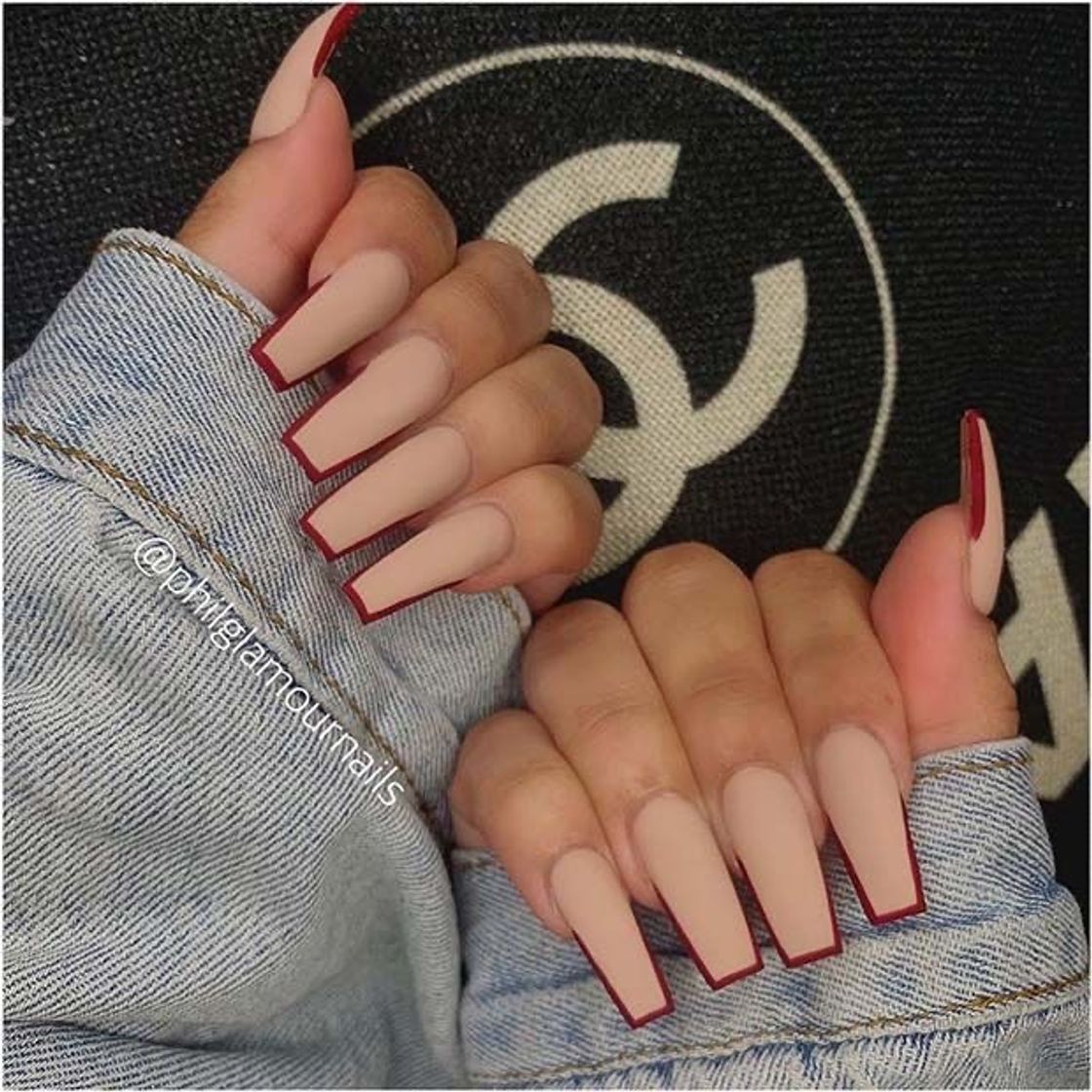 Social nails 
