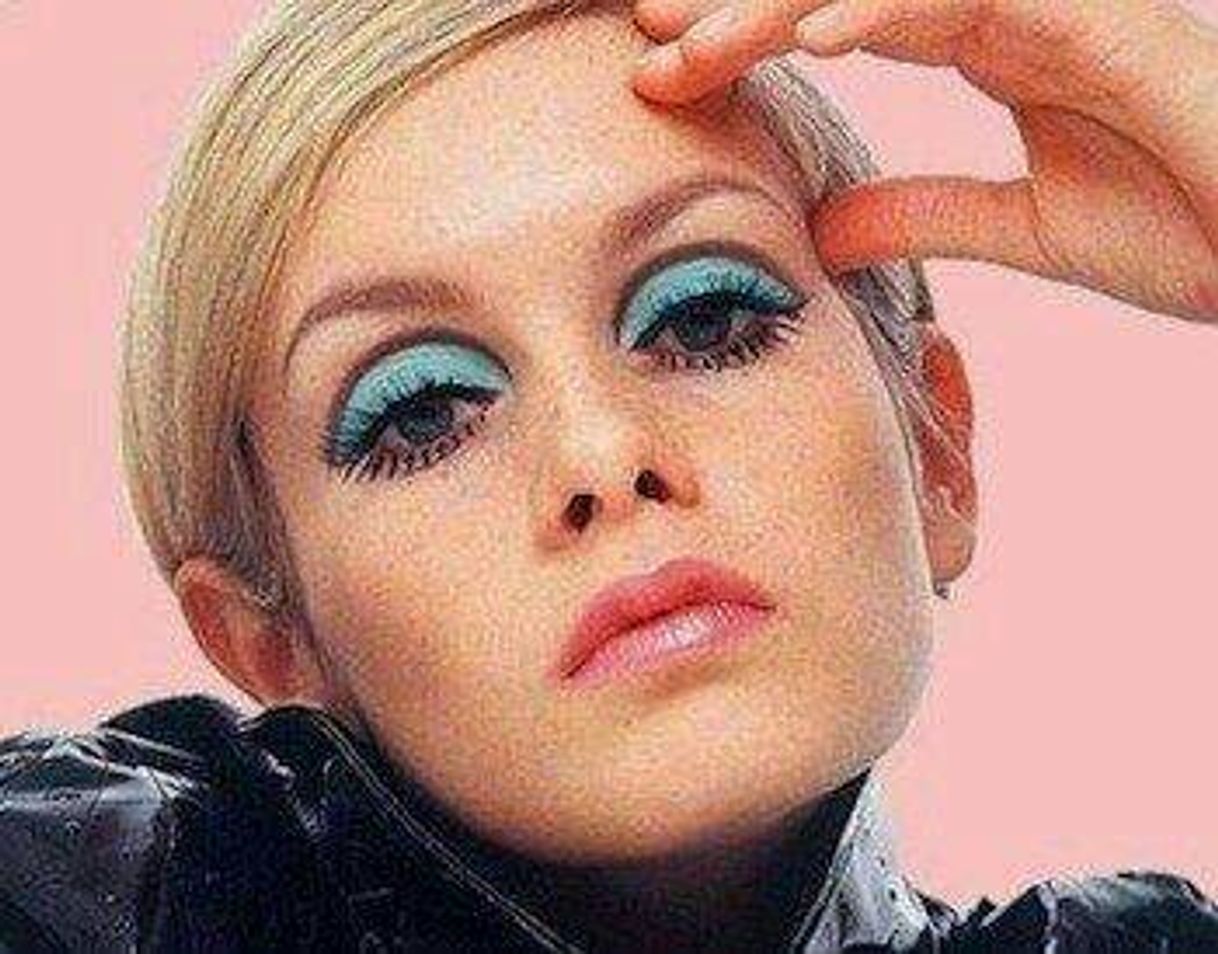 Moda twiggy makeup 👀