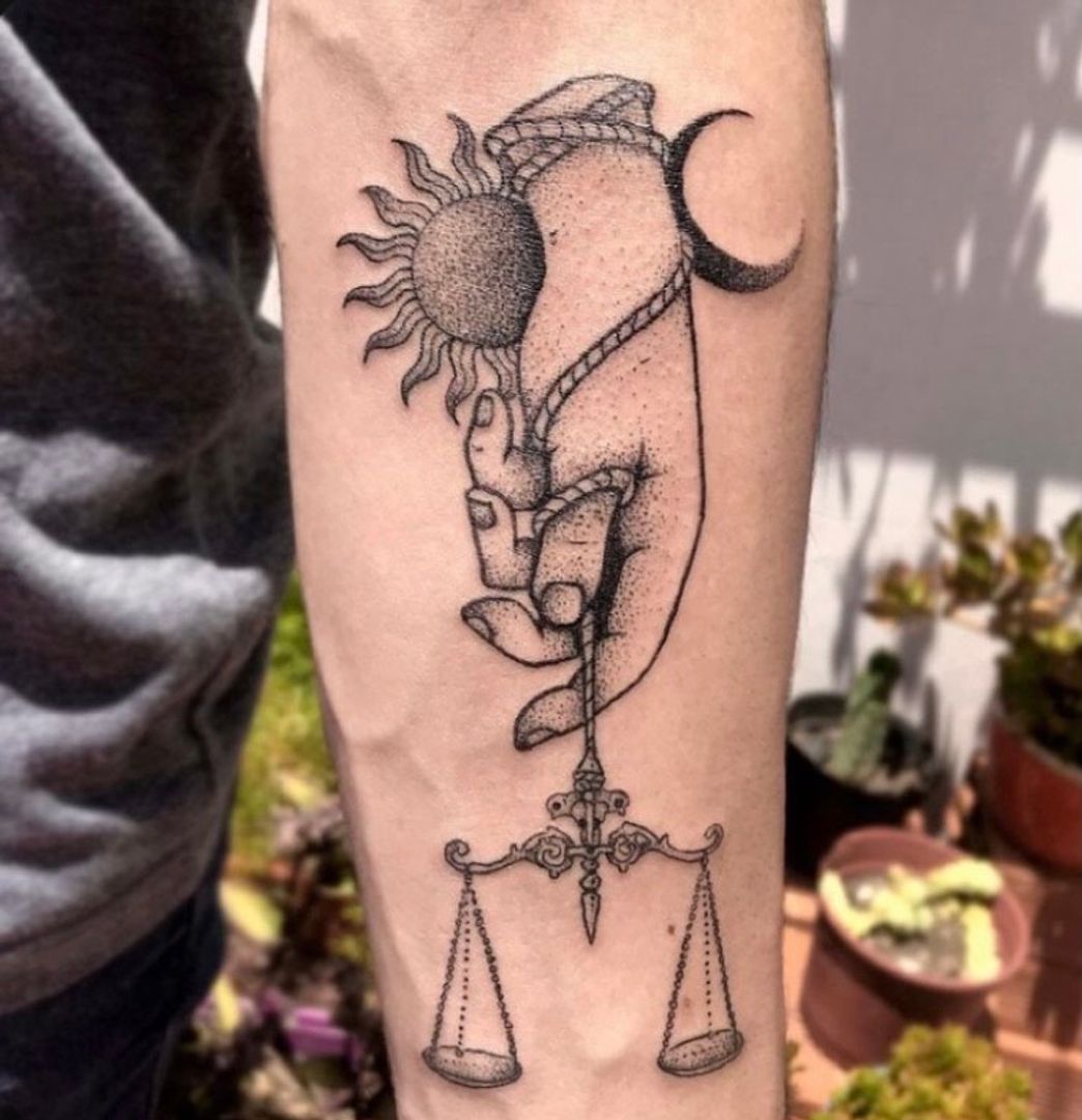 Social Tattoo Libra