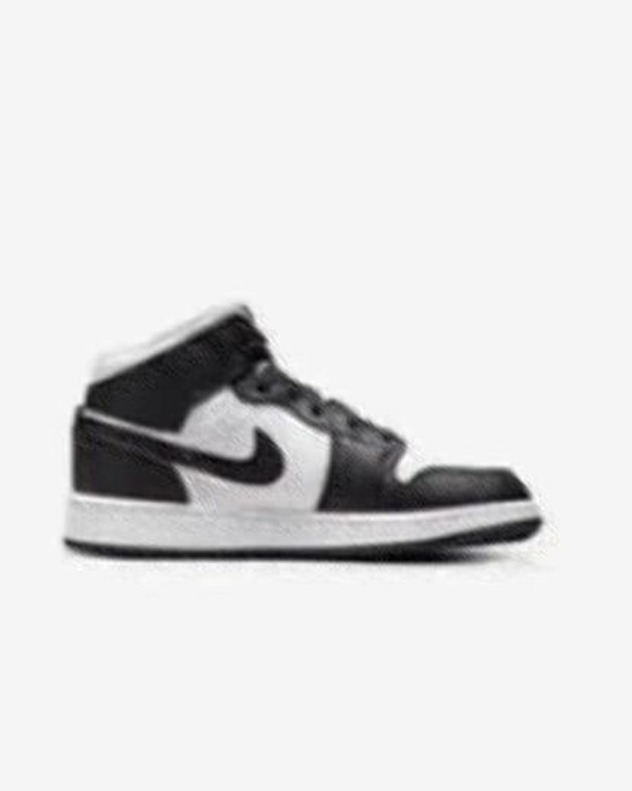 Social Nike Air Jordan 1 Mid