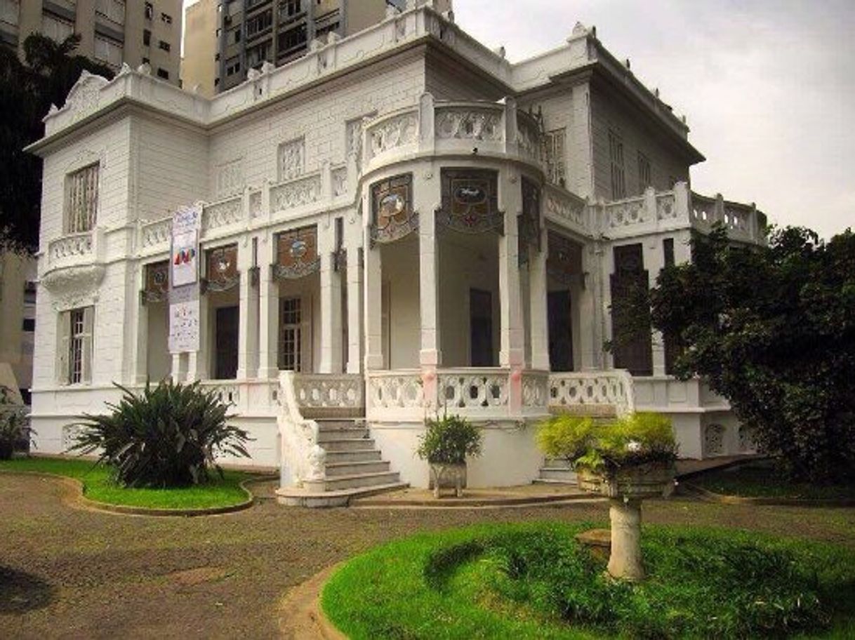 Place Pinacoteca Benedicto Calixto