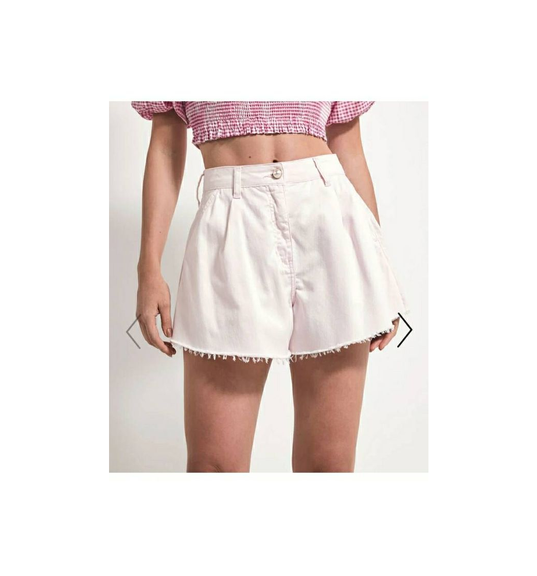 Moda Short Godê em Sarja com Botão de Pérola Rosa

