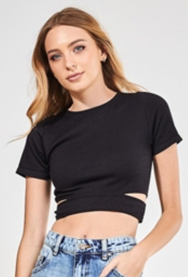 Moda Blusa cropped  preta com aberturas 