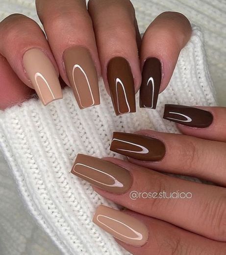 Unhas paleta marrom